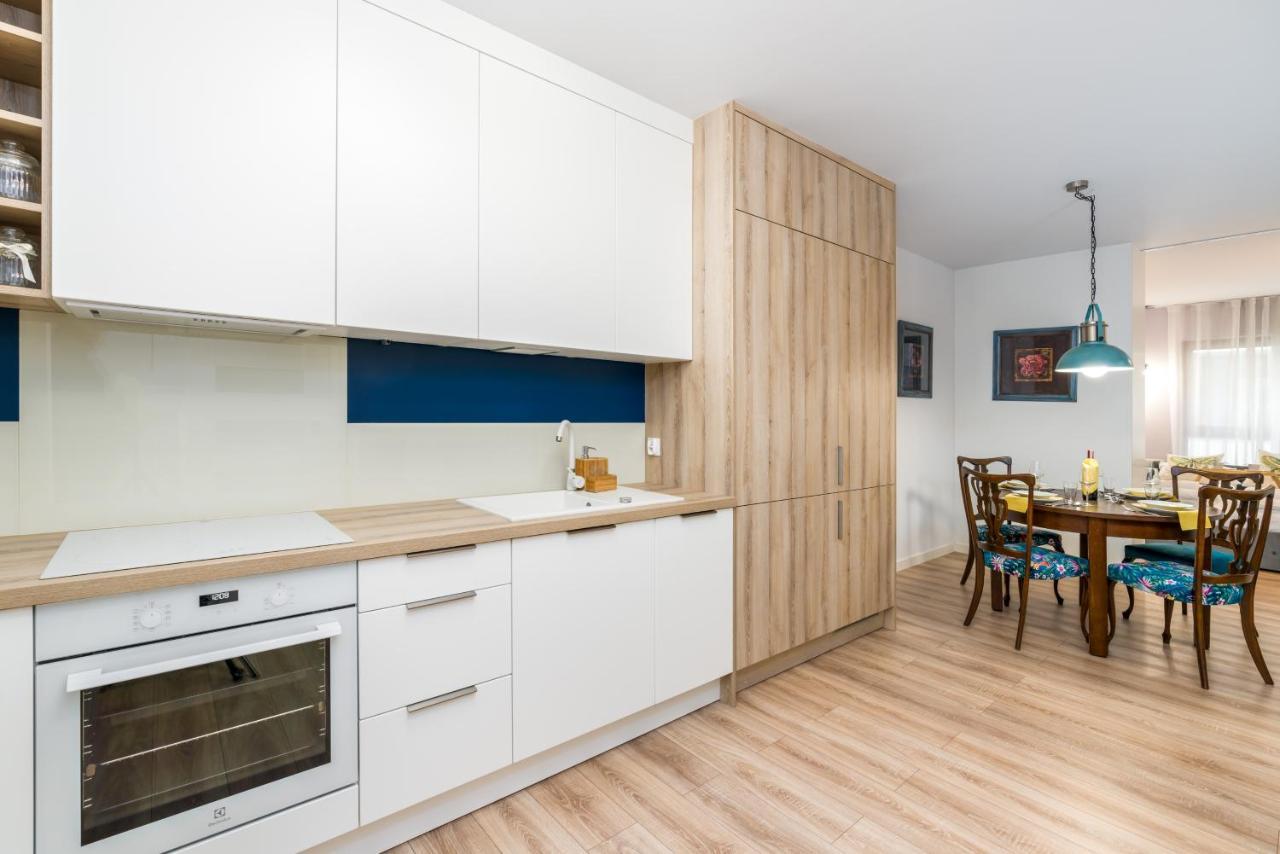 Villa Venecja Apartment Chwaliszewo With Free Garage City Center By Noclegi Renters Poznan Exterior foto
